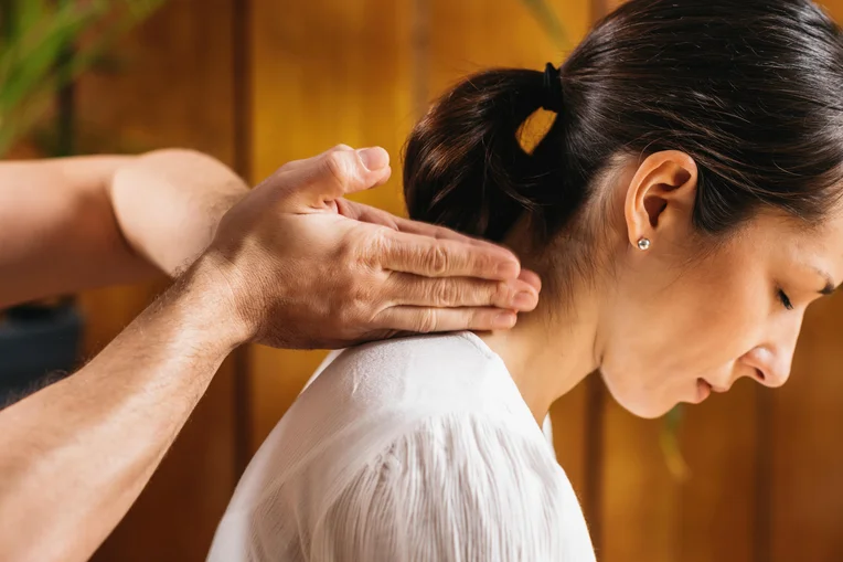 traditional thai spa - Back, Neck and Shoulder Massage